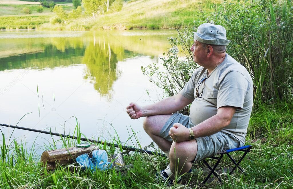 Старик на рыбалке