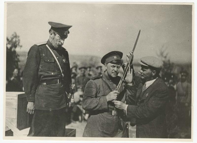 На съемках фильма «Оборона Царицына»
Сергей Васин, 1940 - 1942 год, МАММ/МДФ.