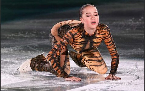 Загитова в образе тигрицы