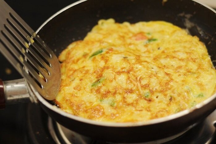 Быстрый омлет без грязной посуды. 3 способа приготовления