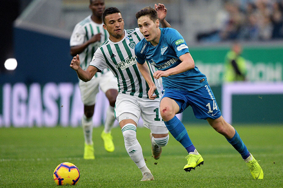 Кузяев против игрока Ахмата
Источник: https://img.championat.com/news/big/b/b/zenit-ahmat-prognoz_15659865281833837940.jpg