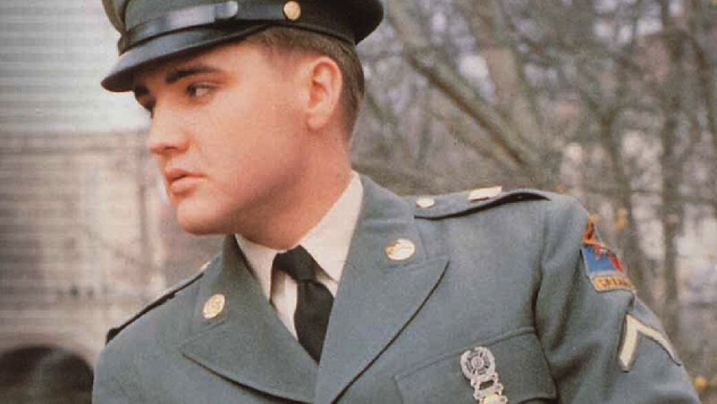 Призванный на военную службу в 1958 году, Элвис Пресли отслужил два года в армии США