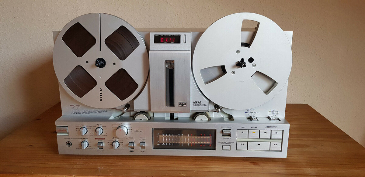 Катушечный магнитофон Akai GX-77 1981 года выпуска