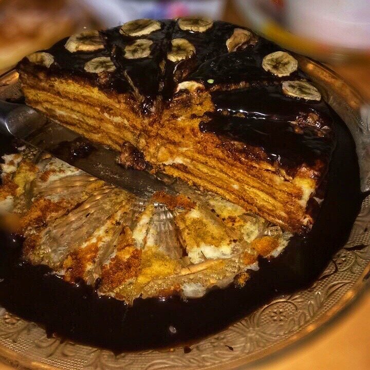 мой тортик... Ням- ням) Вот половины уже нет, как видите))