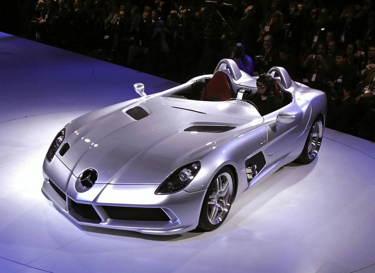 Автомобиль находящийся. Мерседес Бенц последняя модель. Mercedes Benz posledniy model. Mercedes Benz последный модел. Самый новый Мерседес