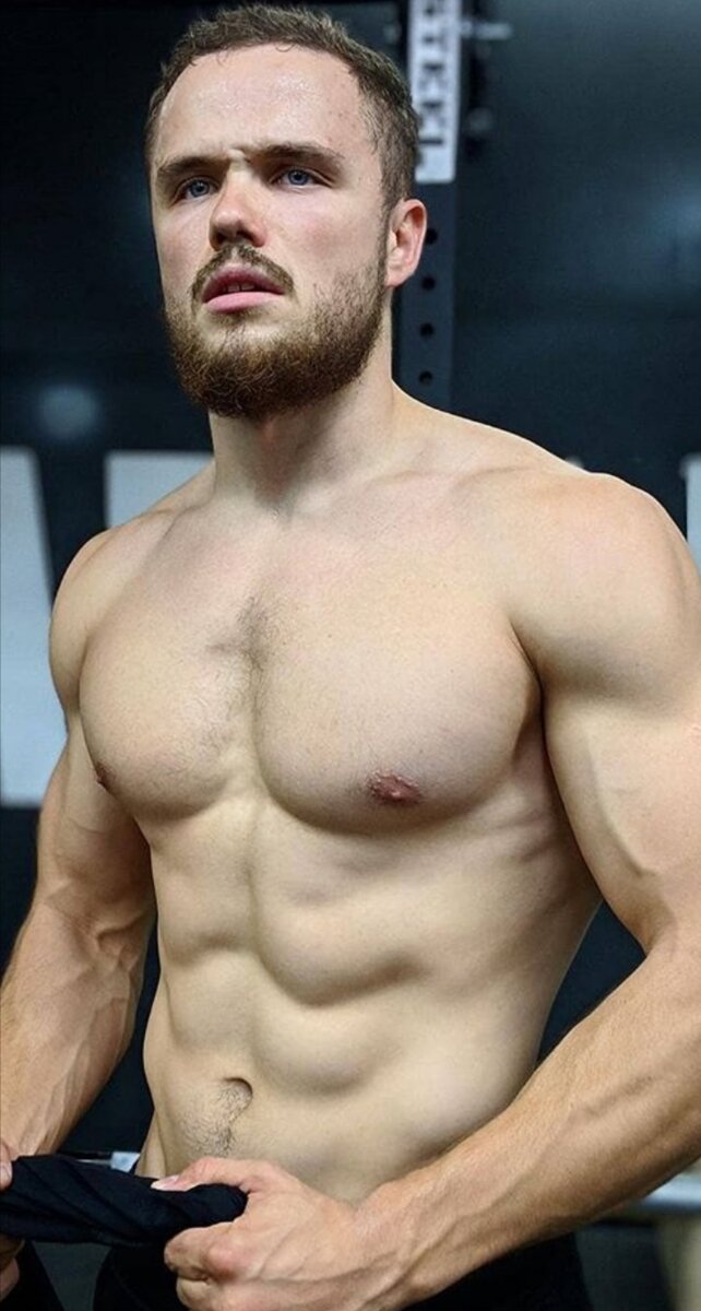 Фитнес - блогер Игорь Войтенко 