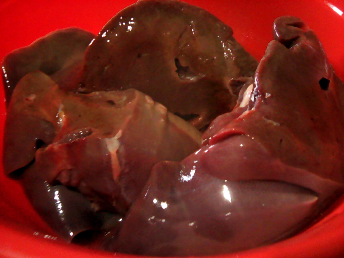 Подготовленная для варки печень