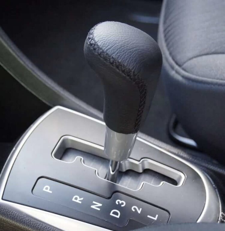 Положение в режиме N ( нейтральная передача).