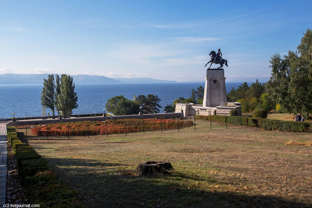 Памятник Василию Татищеву. Тольятти, Самарская область 