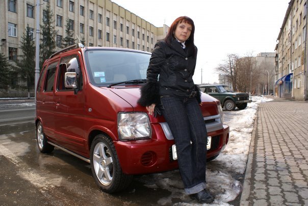 Я и моя сузучка. Машина, за которую я благодарна и всегда буду своему первому мужу. Это была не просто машина, это была часть меня.