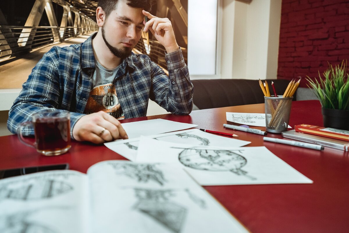 Обдумывание идеи и создание эскизов