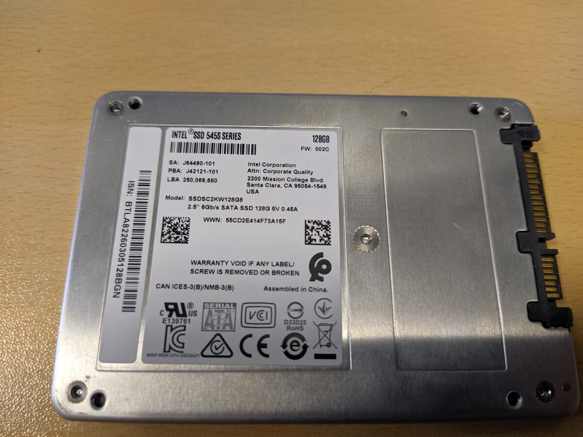  SSD-накопитель Intel 545s на 128 Гб за два года.