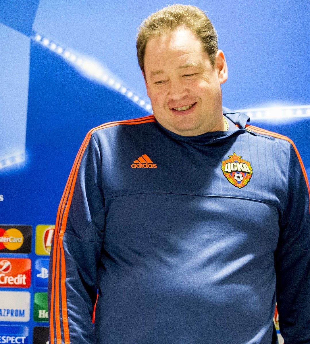 когда-то команда Лёни играла в ЛЧ((