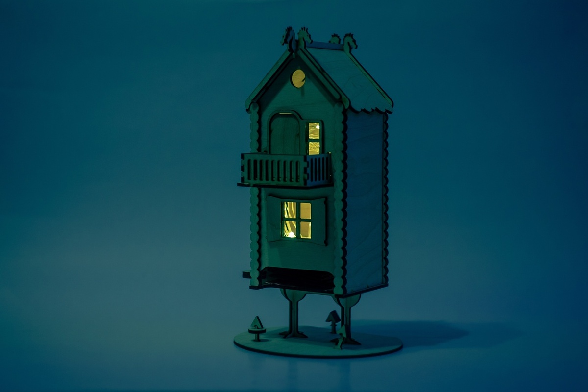 Можно использовать как ночник)