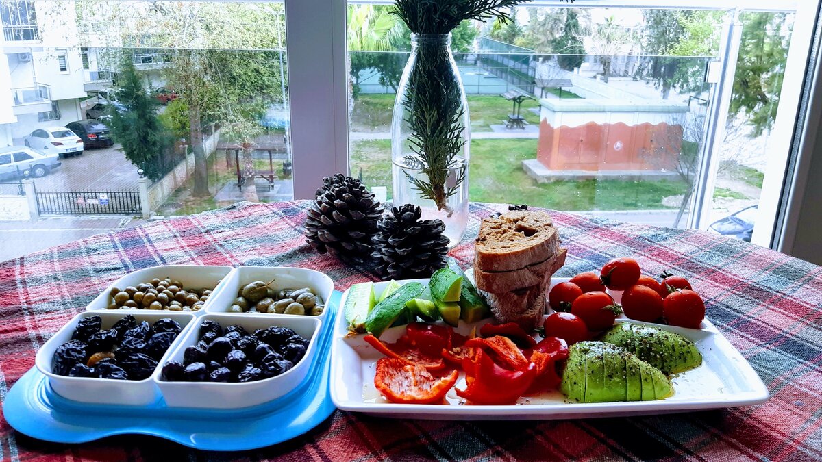 Завтрак в Анталии из нашего окна