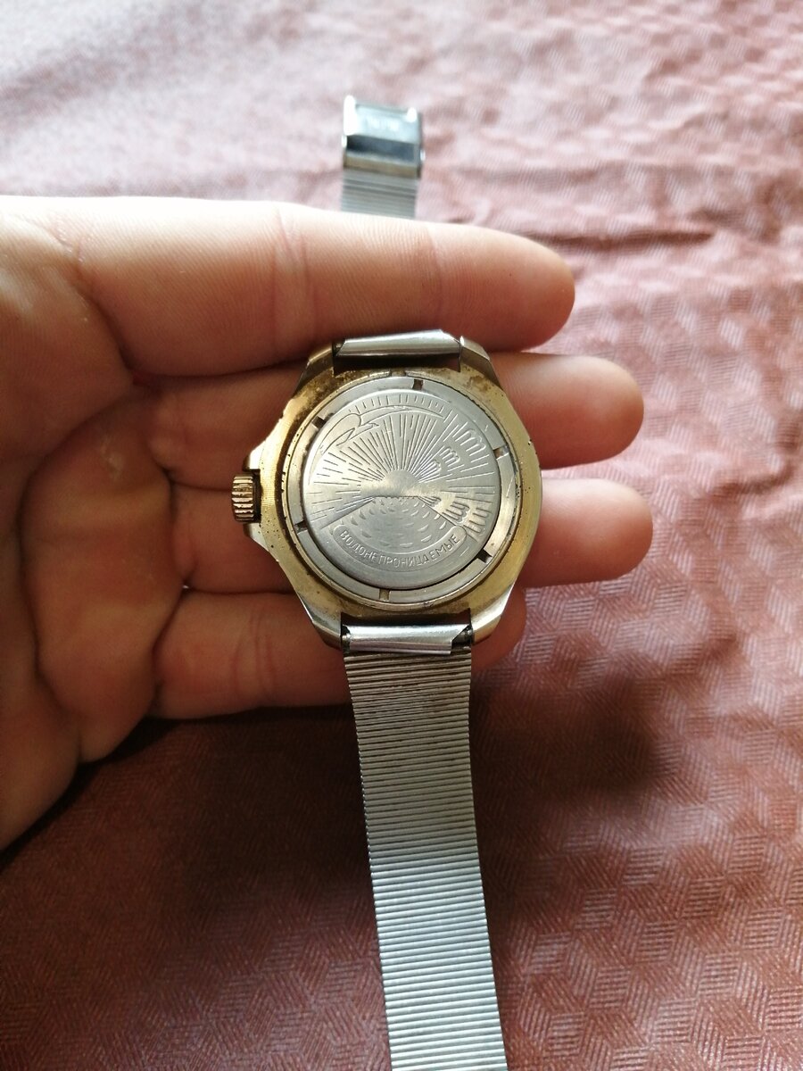 Водонепроницаемые часы СССР