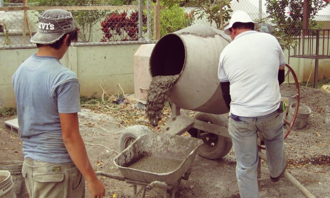 Работают с самого утра