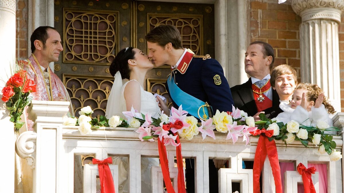 «— Я не уверен, что смогу сделать тебя счастливой.
— А кто говорит о счастье? Я хочу стать принцессой»