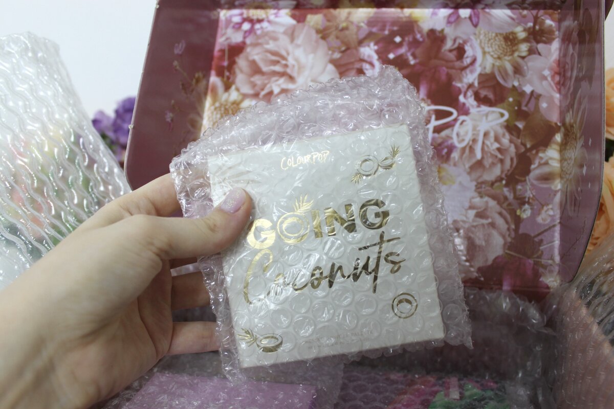 Палетка теней ColourPop Going Coconuts (9 оттенков)