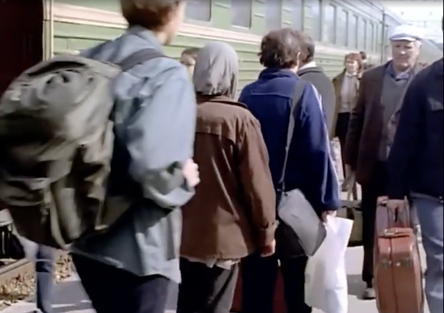 кадр из х/ф "Привет, малыш!", 2001