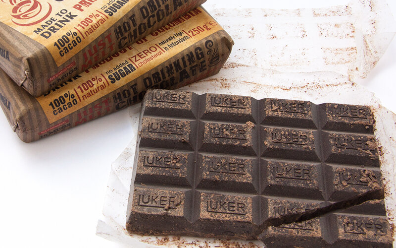 Горький, или, как его еще называют, темный шоколад, содержит гораздо больше какао, чем молочные или белые сорта. Эта плитка состоит из настоящего колумбийского какао на 100%. Фото stux/Pixabay