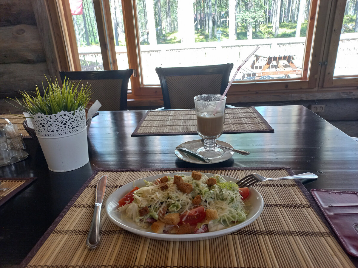 Леной ресторан "Малая медвкжка"