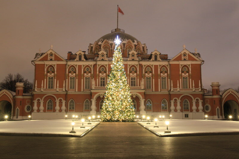Новогодний петровский путевой дворец фото