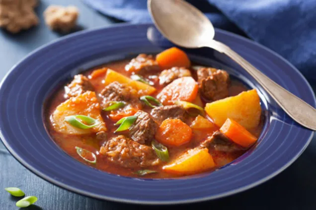 Тушеная картошка в мультиварке с мясом 