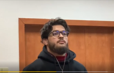 Чоршанбиев выслушивает приговор суда. Кадр ТВЦ.