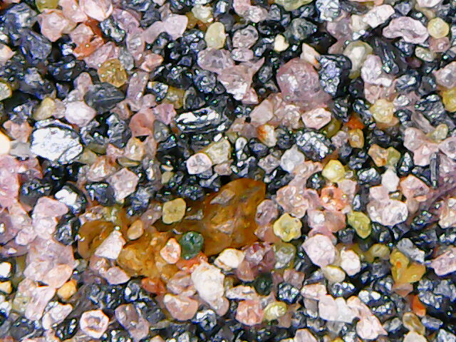 Шикарный подбор минералов в таком небольшом объёме.