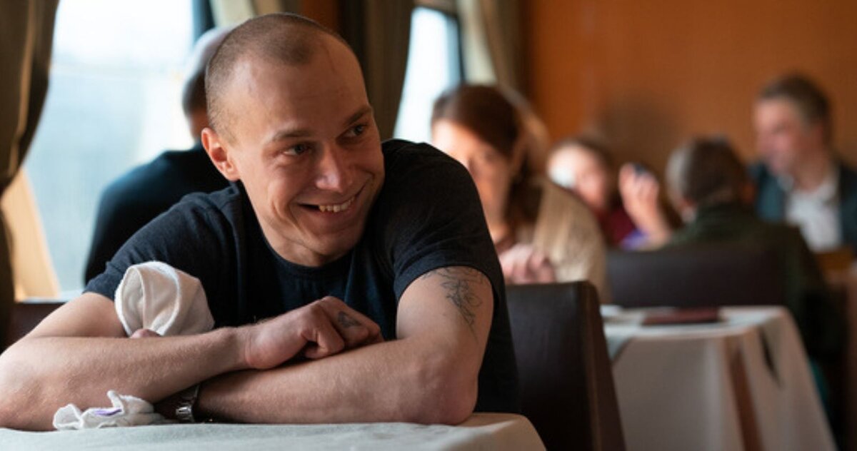 Юра, он же Лёха - "типичный" попутчик (видно, только такие финским гостям столицы и сценаристке Мульменко попадались в жизни)