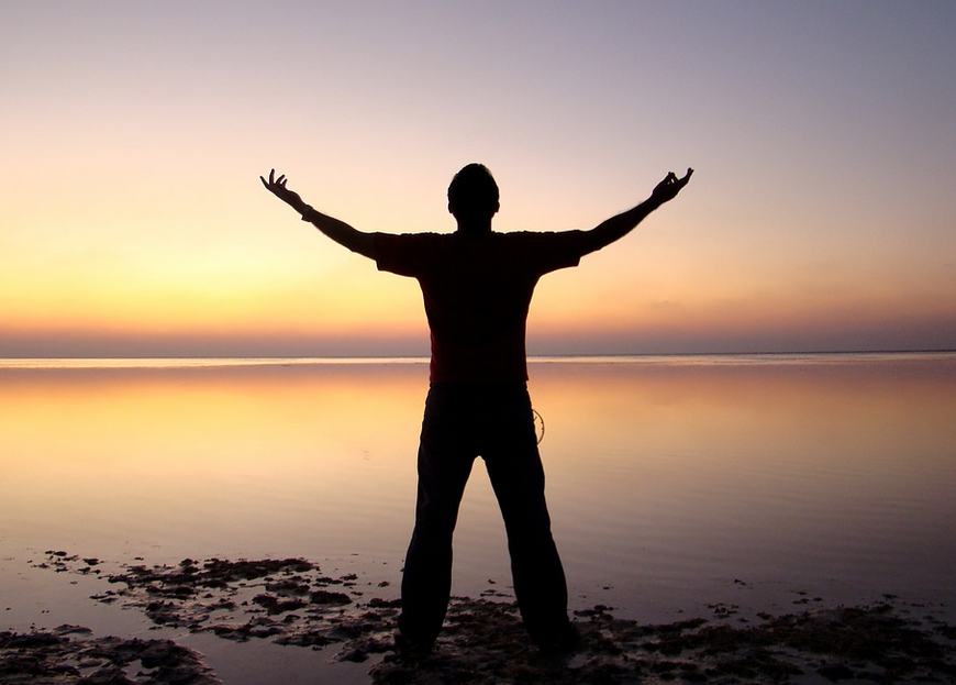 Освободившись от ограничений, человек видит, сколько возможностей появляется вокруг. Фото Pexels с сайта Pixabay, используется по лицензии Creative Commons