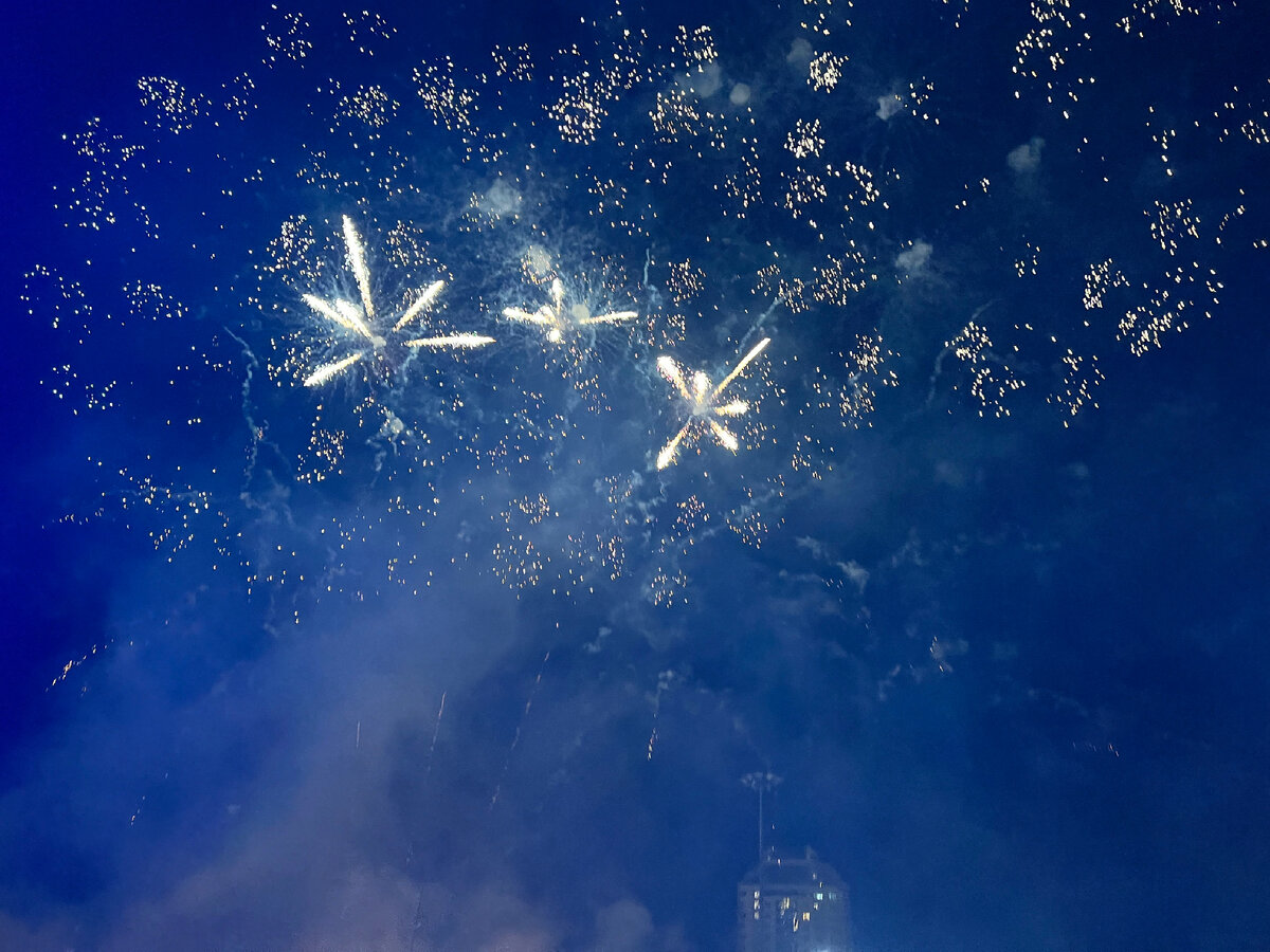 Салют в Самаре на площади Куйбышева 5 мая ZА РОССИЮ