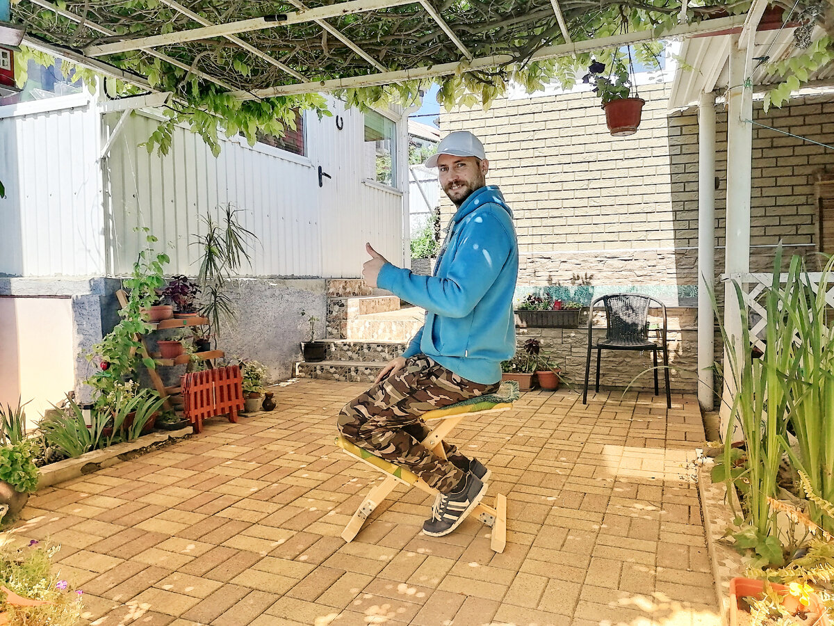 Коленный стул и автор