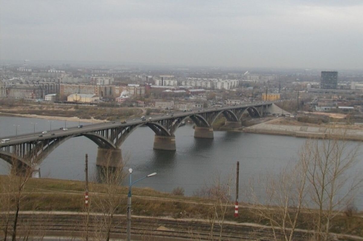    В Нижнем Новгороде рыбаки спасли парня, спрыгнувшего с Молитовского моста