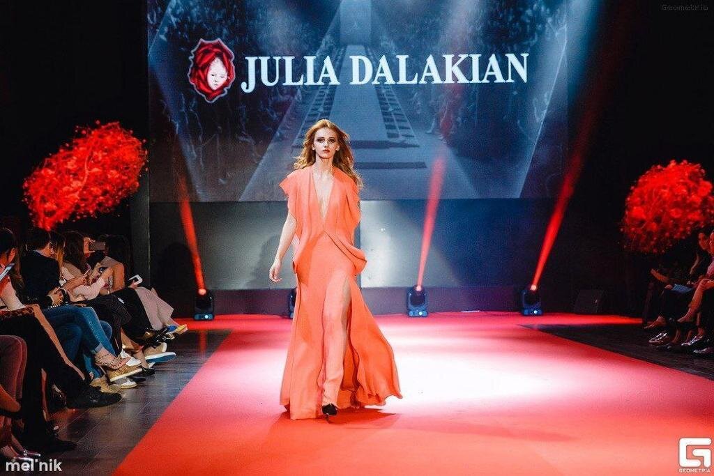 
 
- Невероятная новость для всех, кто увлекается модой и стилем! К нам в город приедет один из самых ярких и известных дизайнеров России Юлия Далакян. Попасть МТС FASHION  может любой желающий абсолютно бесплатно! Делюсь лайфхаком. Просто кликни по ссылке https://mts-events-o-2017.timepad.ru/event/2229334/#register
Вам останется только подобрать модный лук и хорошенько зарядить свой телефон, ведь там соберутся самые модные люди нашего города, а фото с шоу взорвут соцсети. Встречаемся 26 ноября в 17:30 в СЗК «Платинум Арена». Кто уже идет – пишите, буду рада увидеться!
 

