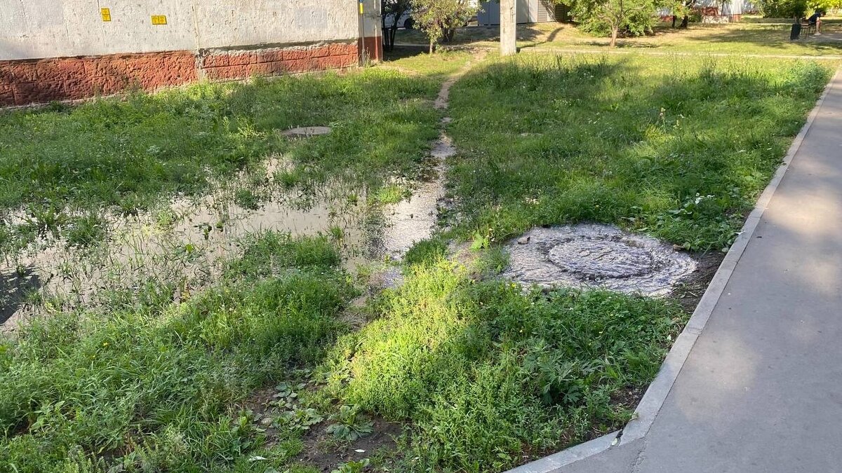     В Казани устранили прорыв рядом с домом №53 по улице Адоратского. Об этом Inkazan сообщили в пресс-службе МУП «Водоканал».