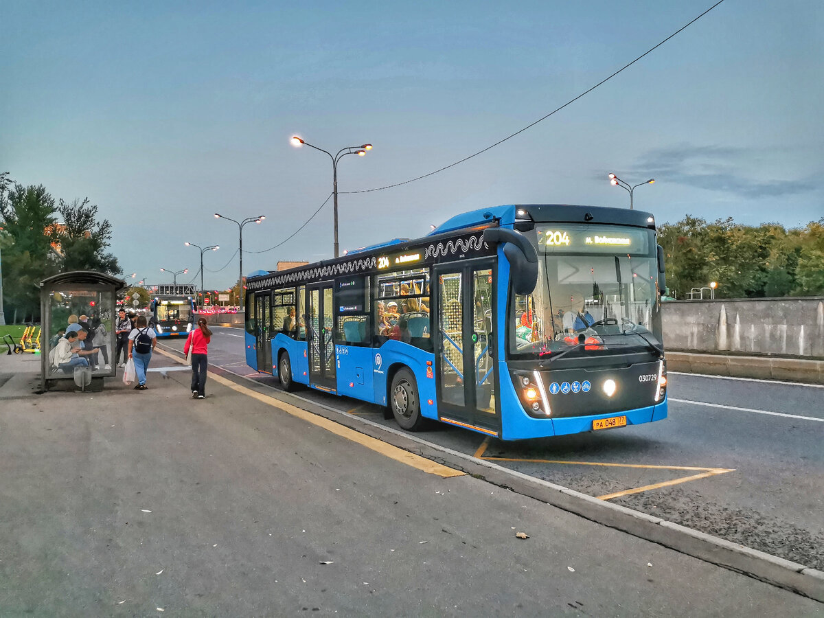 Автобус 030729 НефАЗ-5299-40-52 на Большой Академической улице у остановки "Михалковская улица". Фотография сделана 4 сентября 2023 года.