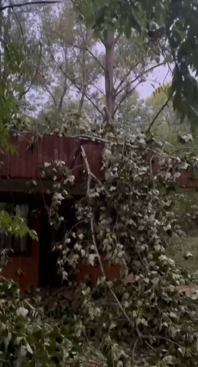 Штормовой ветер повредил постройки на Ставрополье