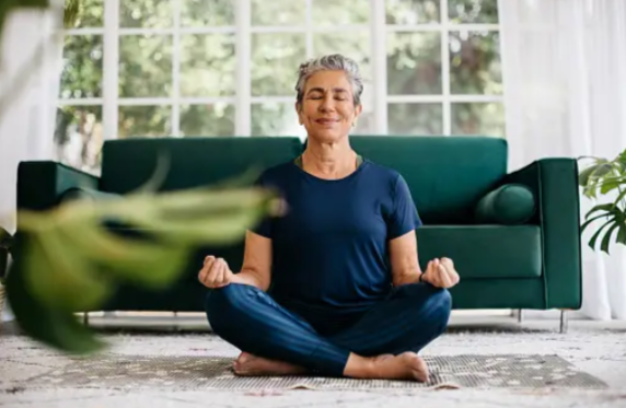 Поза "Сукхасана" или поза по-турецки