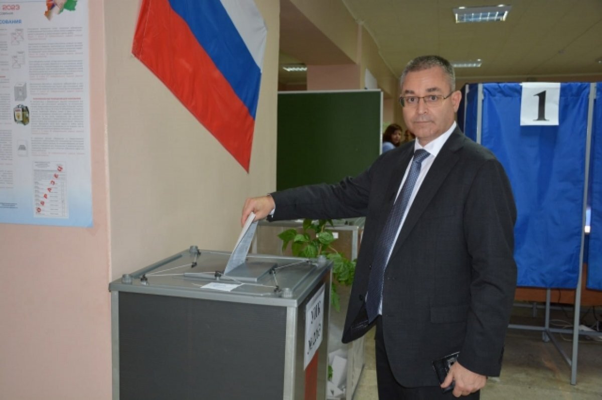    Председатель тюменского избиркома принял участие в выборах главы региона
