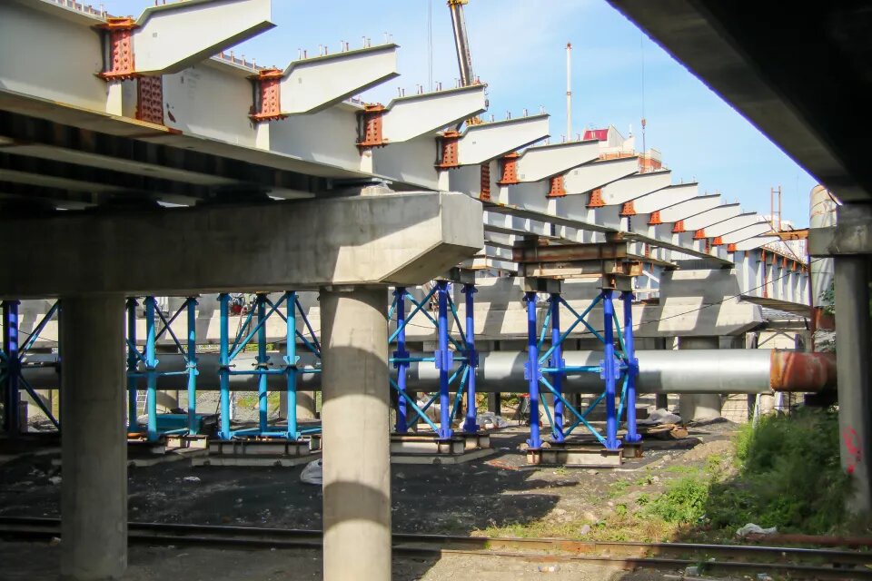 Реконструкция путепровода на Новом рынке в Барнауле.
Источник: Виталий Барабаш/"Толк"