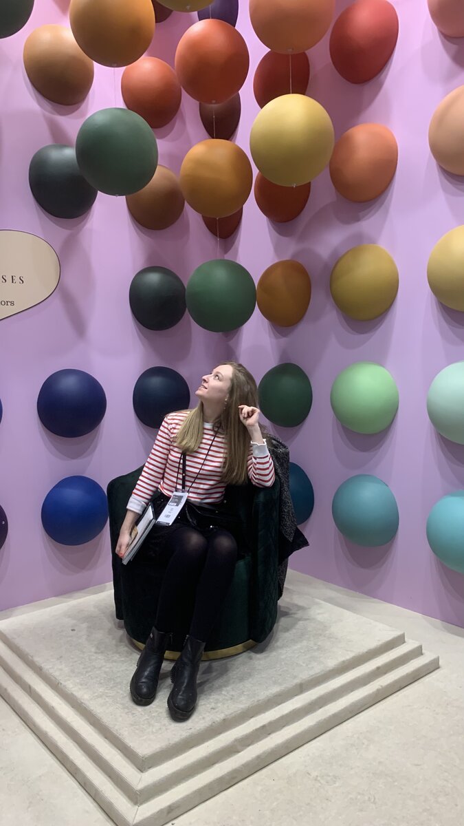 Фото с презентации красок для обложки))