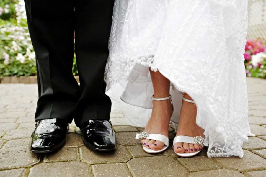 фото отсюда: http://www.gamoi.gr/νυφικο-πεντικιουρ-00239