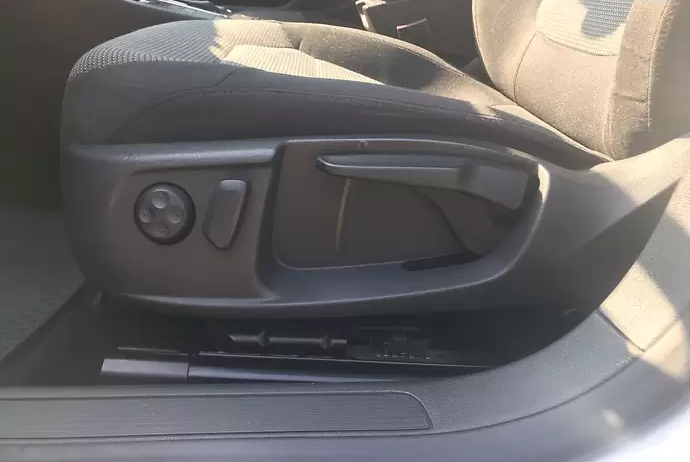 Многие электроприводы в салоне могут выходить из строя при пробегах в 80 - 150 тысяч километров.