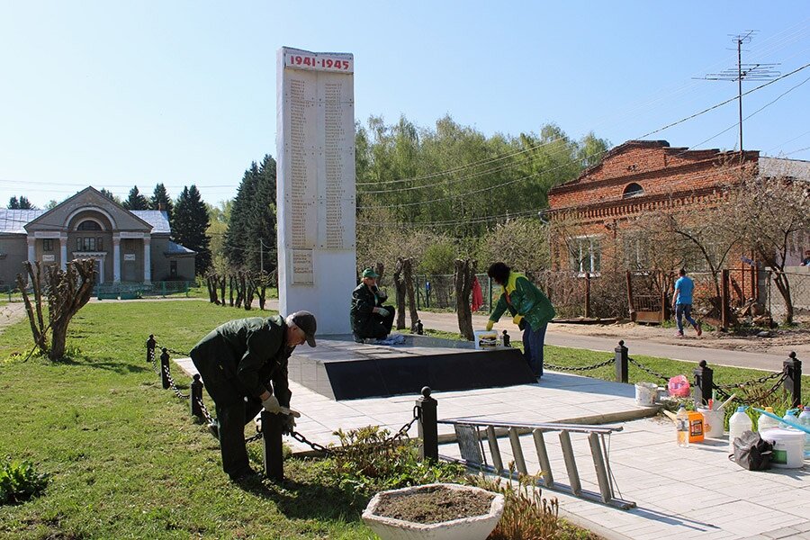 Накануне Дня Победы в Коломне привели в порядок памятник на Озерском шоссе