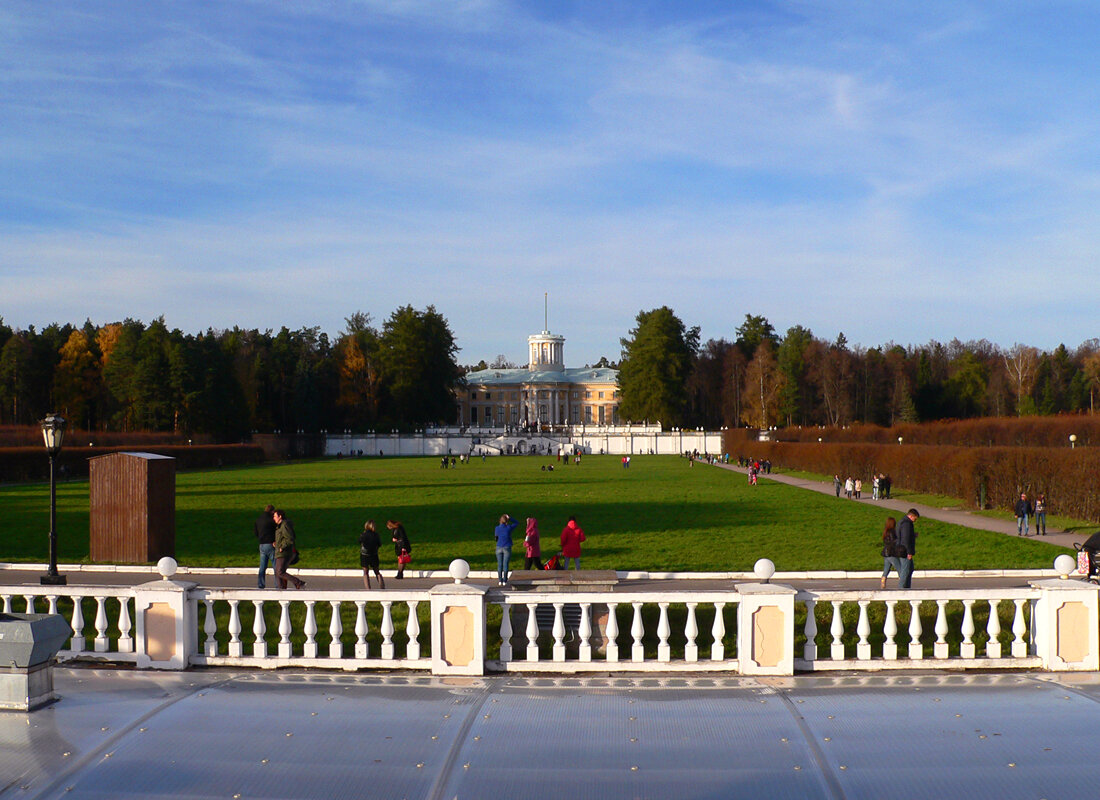 Вид на Большой Дворец (фото Суриковой Ю.В.)