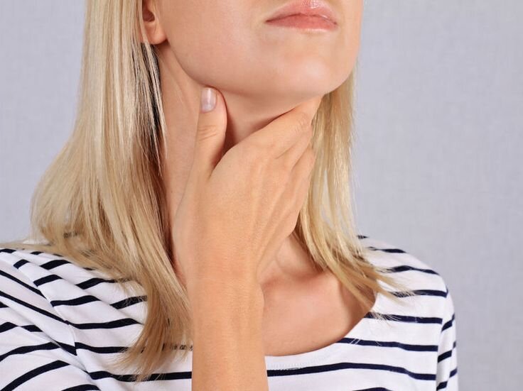 Только мелкую кость может протолкнуть в пищевод твердая пища