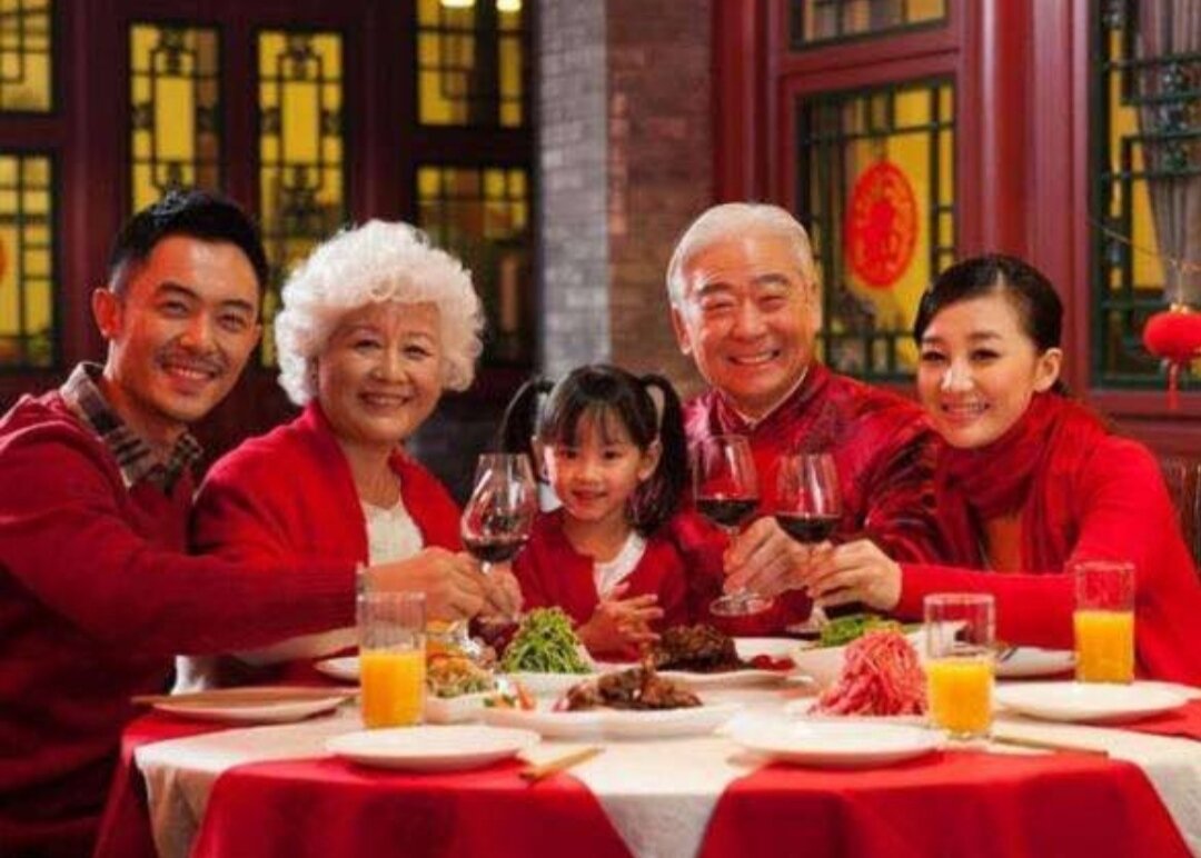 Китайская семья на новый год 