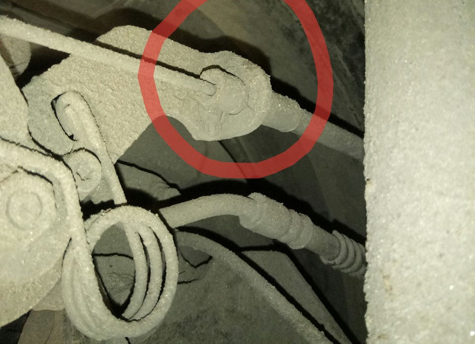 Тросик замерзшего ручника автомобиля 